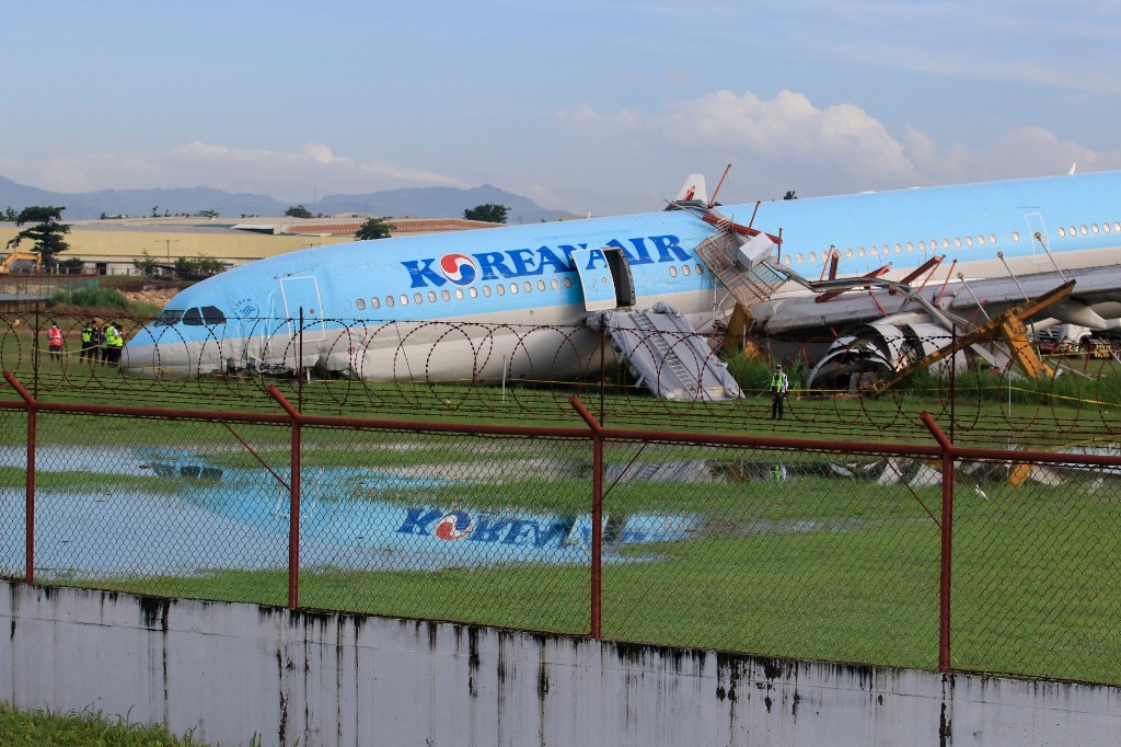 Mactan airport given go signal to allow flights to depart from 4 to 6 p.m. today. In photo is the Korean Air flight #KE631, which overshot the runway of the MCIA on Oct. 23, 2022.