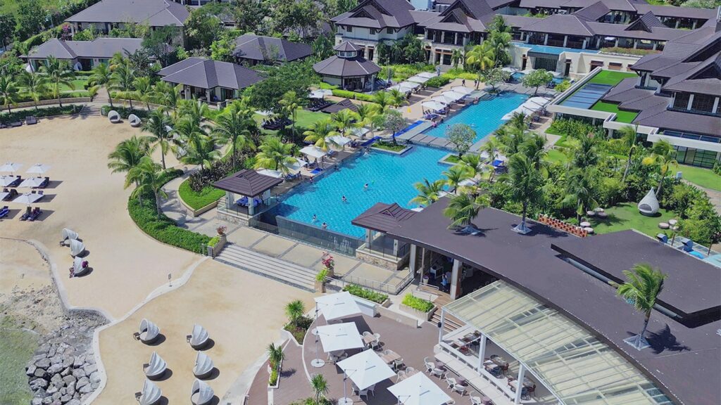 Crimson Resort and Spa Mactan